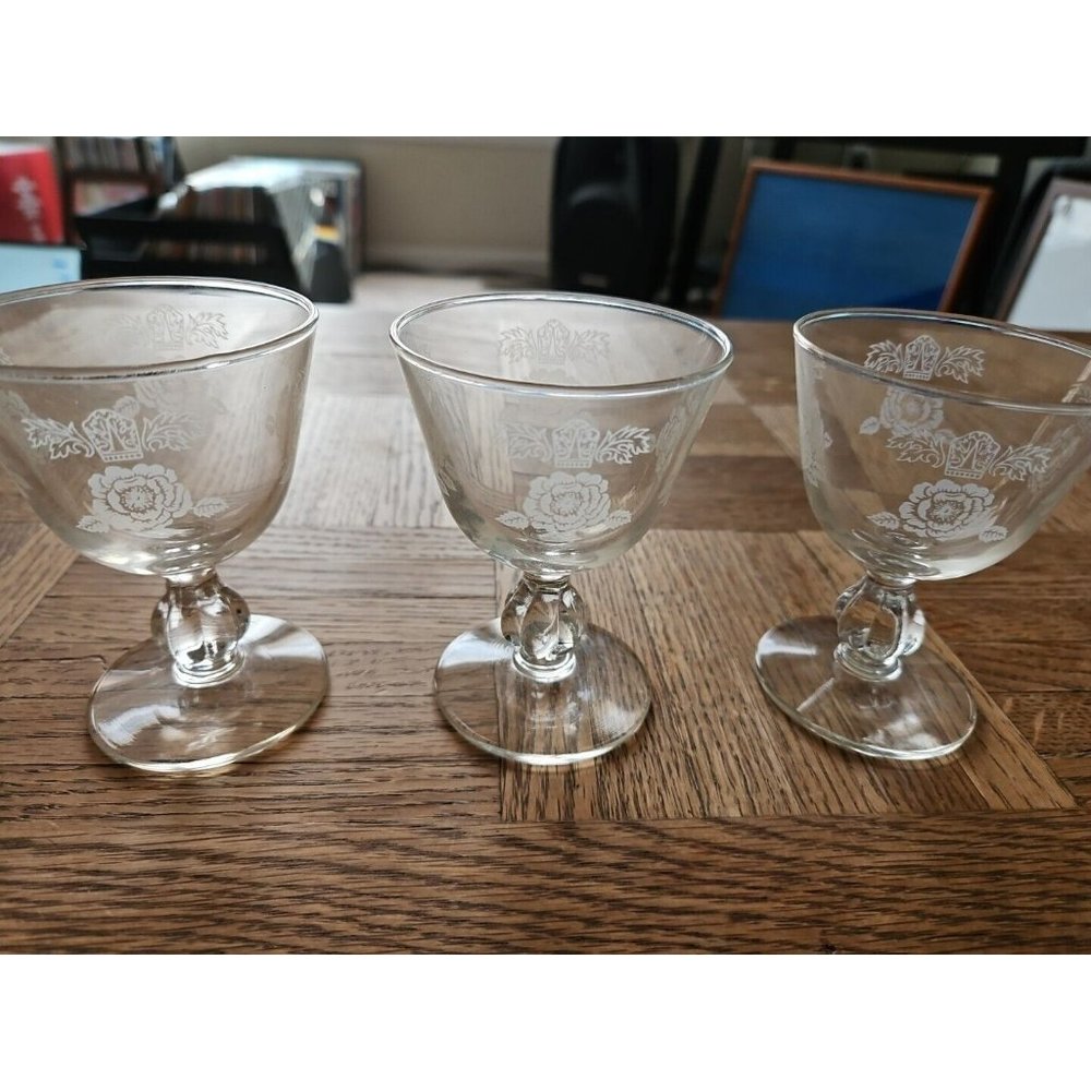 Vintage Set of 3 Sherbet Glasses Floral Pattern 4'' Tall 2.75'' Wide